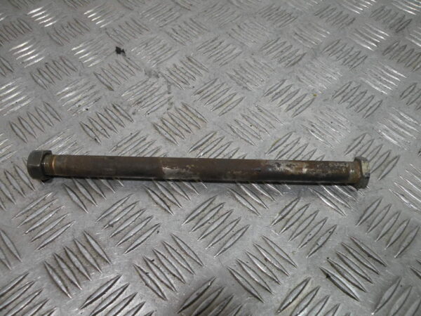 Axe de roue arrière YAMAHA 125 DTR 2T -2003-