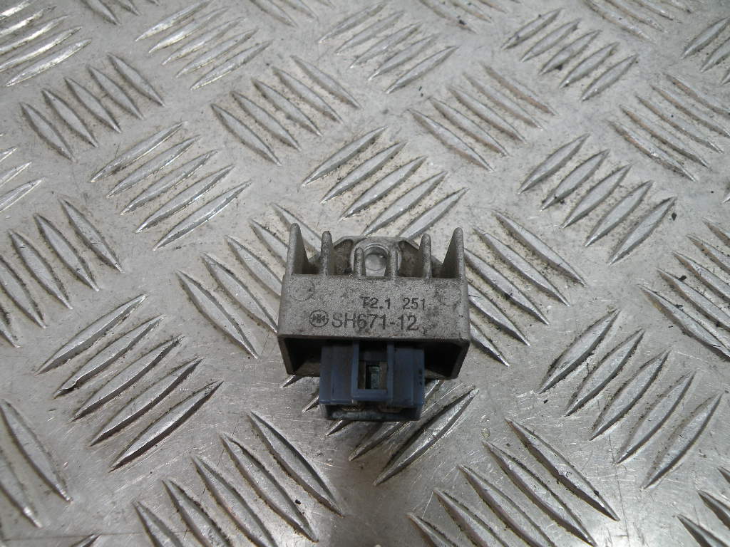 Régulateur de tension YAMAHA 125 DTR 2T -2003-