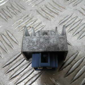 Régulateur de tension MBK 50 STUNT 2t -2014-