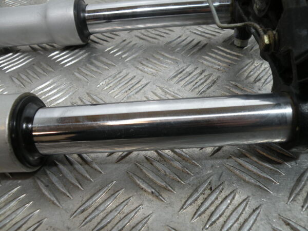 Fourche YAMAHA 125 YBR 4t -2010-