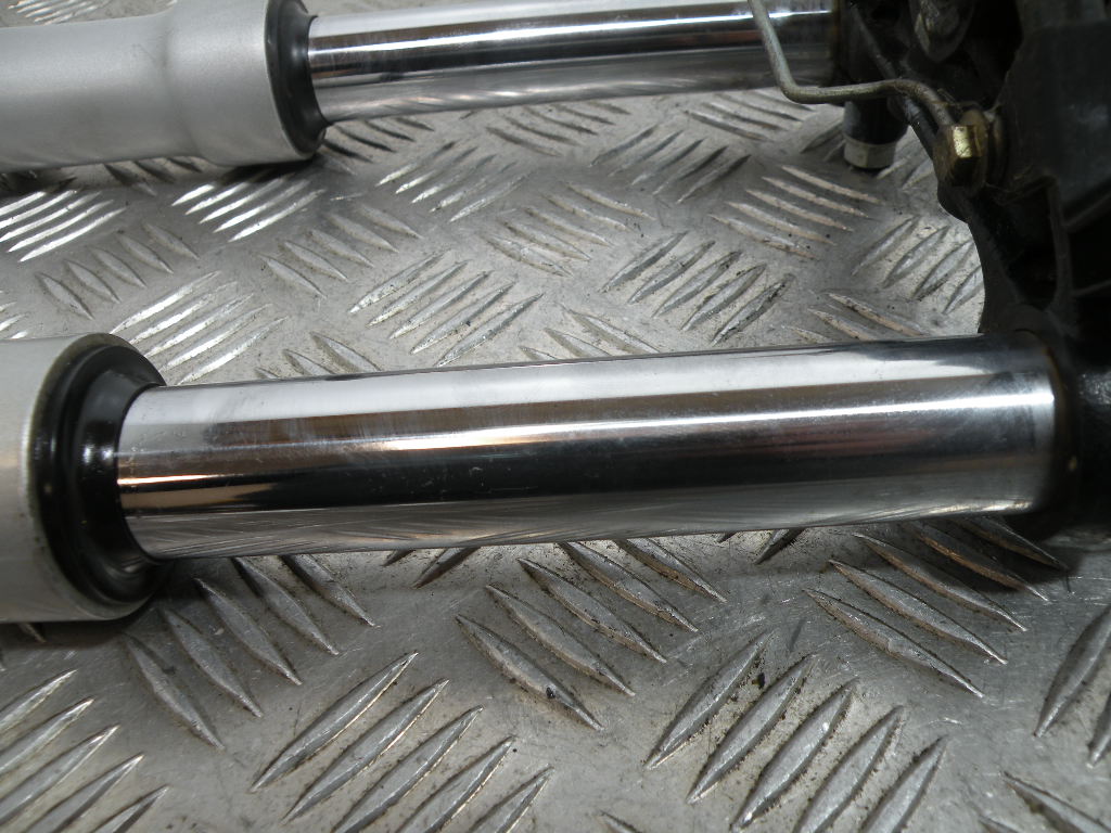 Fourche YAMAHA 125 YBR 4t -2010-
