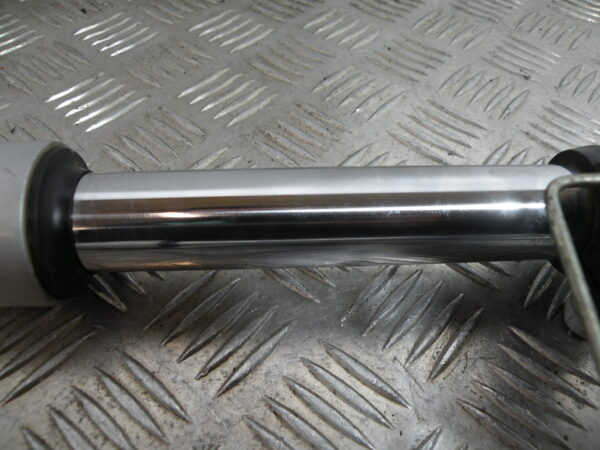 Fourche YAMAHA 125 YBR 4t -2010-