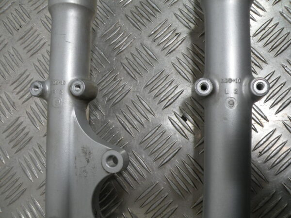 Fourche YAMAHA 125 YBR 4t -2010-