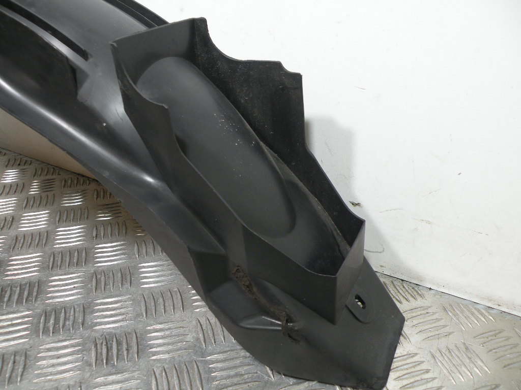 Passage de roue arrière YAMAHA 125 YBR 4t -2010-