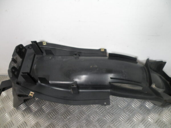 Passage de roue arrière YAMAHA 125 YBR 4t -2010-