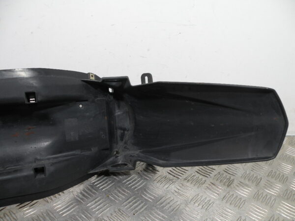 Passage de roue arrière YAMAHA 125 YBR 4t -2010-