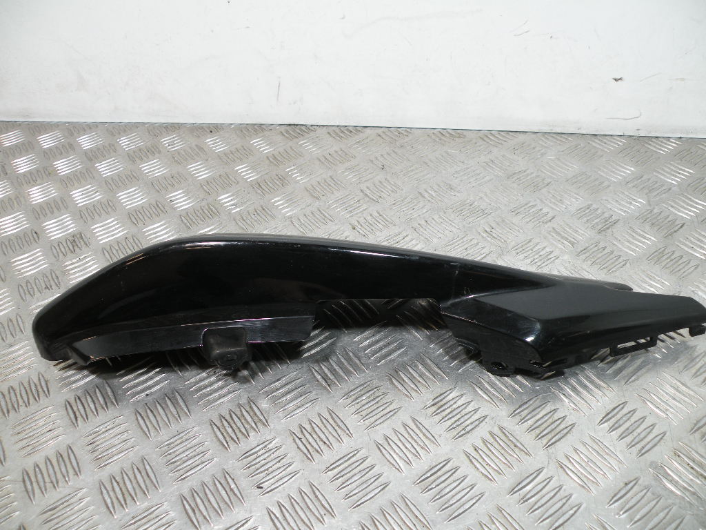 Carénage arrière droit YAMAHA 125 YBR 4t -2010-