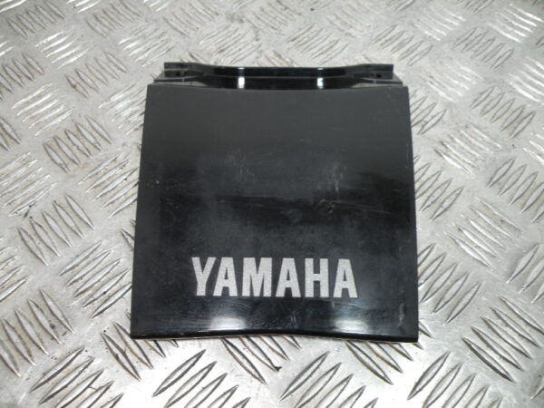 Fermeture de carénage arrière YAMAHA 125 YBR 4t -2010-