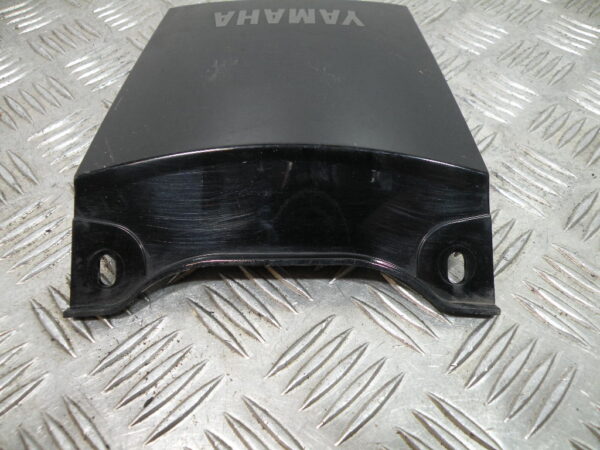 Fermeture de carénage arrière YAMAHA 125 YBR 4t -2010-