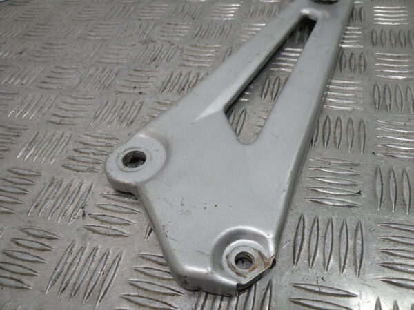 Platines repose pieds YAMAHA 125 YBR 4t -2010-