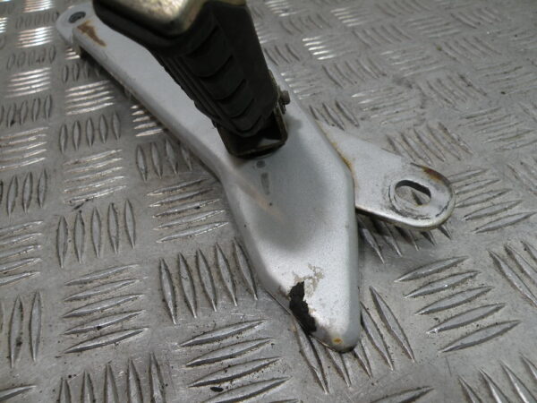 Platines repose pieds YAMAHA 125 YBR 4t -2010-