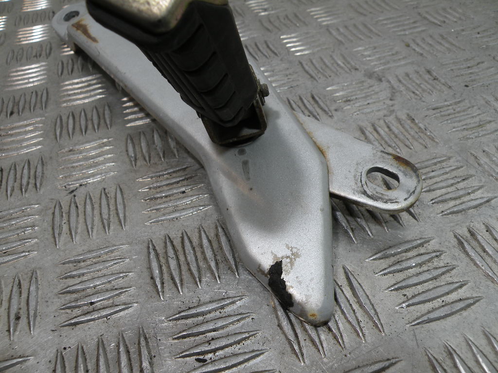 Platines repose pieds YAMAHA 125 YBR 4t -2010-
