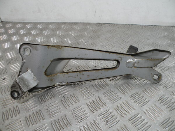 Platines repose pieds YAMAHA 125 YBR 4t -2010-