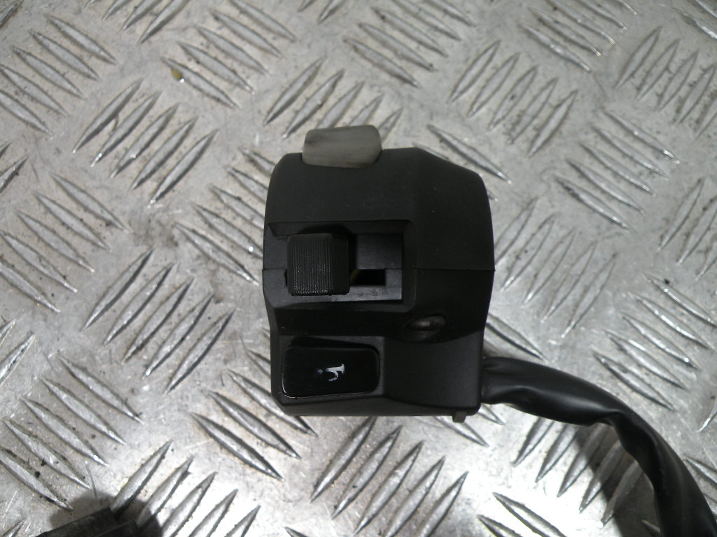 Commodo gauche YAMAHA 125 YBR 4t -2010-