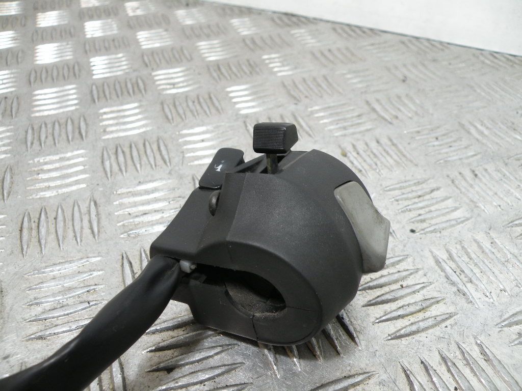 Commodo gauche YAMAHA 125 YBR 4t -2010-