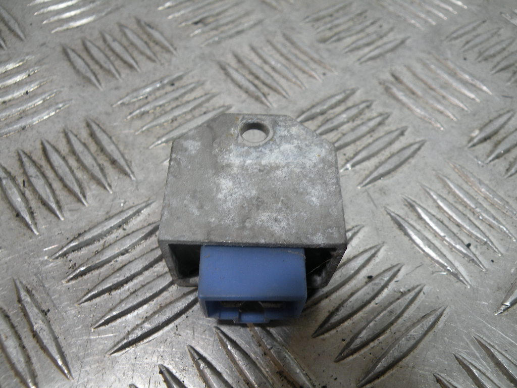 Régulateur de tension MBK 50 STUNT 2t -2007-