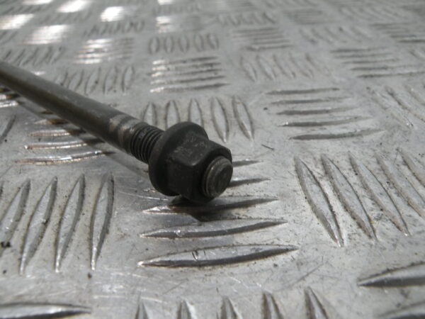 Axe de roue avant MBK 50 STUNT 2t -2007-