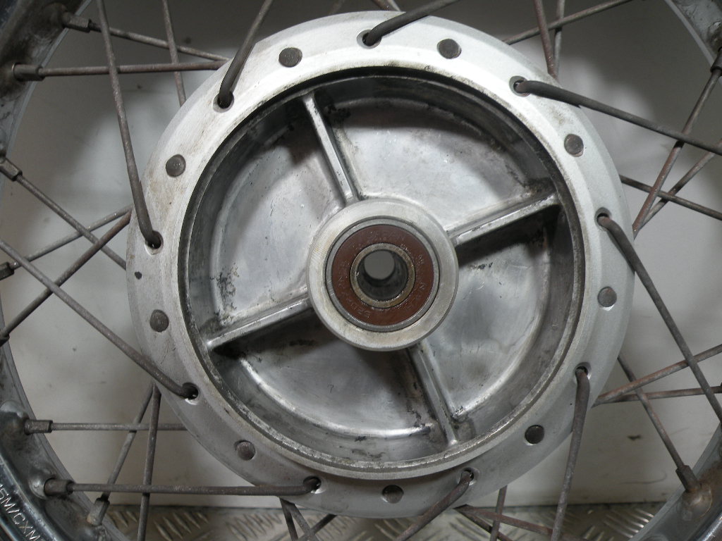 Roue arrière HONDA 125 SHADOW 4t -2000-