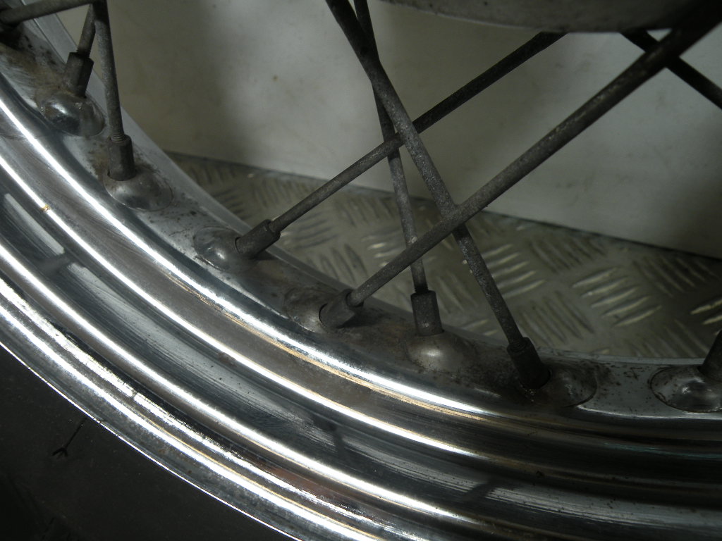 Roue arrière HONDA 125 SHADOW 4t -2000-
