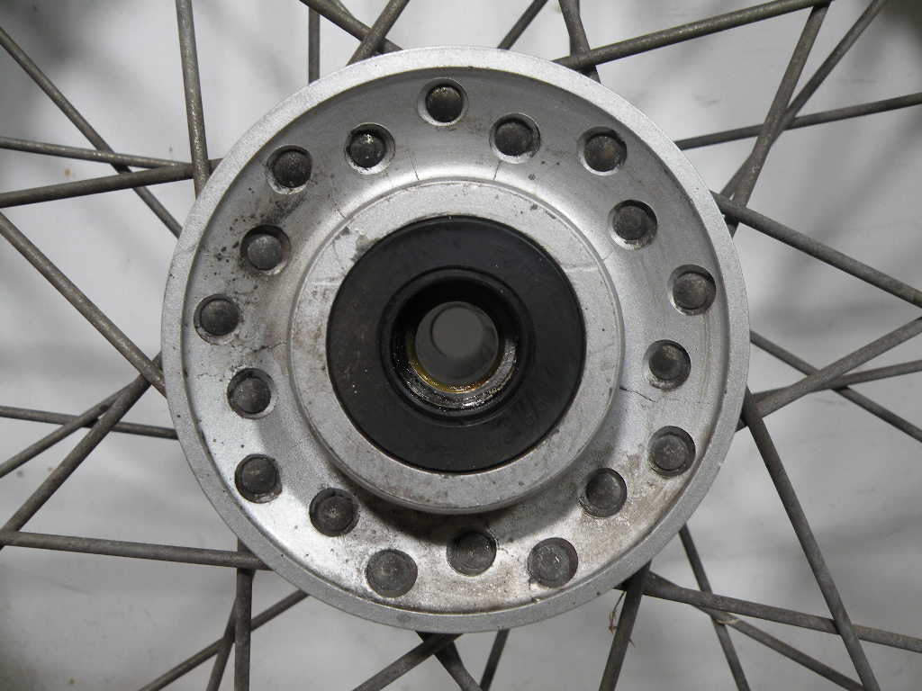 Roue avant HONDA 125 SHADOW 4t -2000-