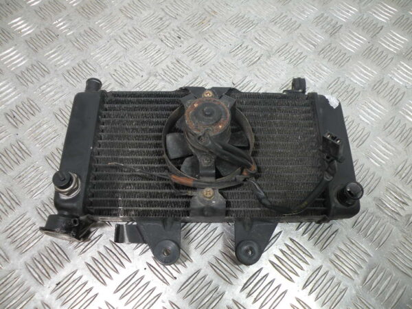 Radiateur avec ventilateur HONDA 125 SHADOW 4t -2000-
