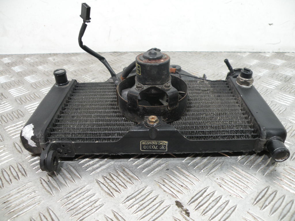 Radiateur avec ventilateur HONDA 125 SHADOW 4t -2000-