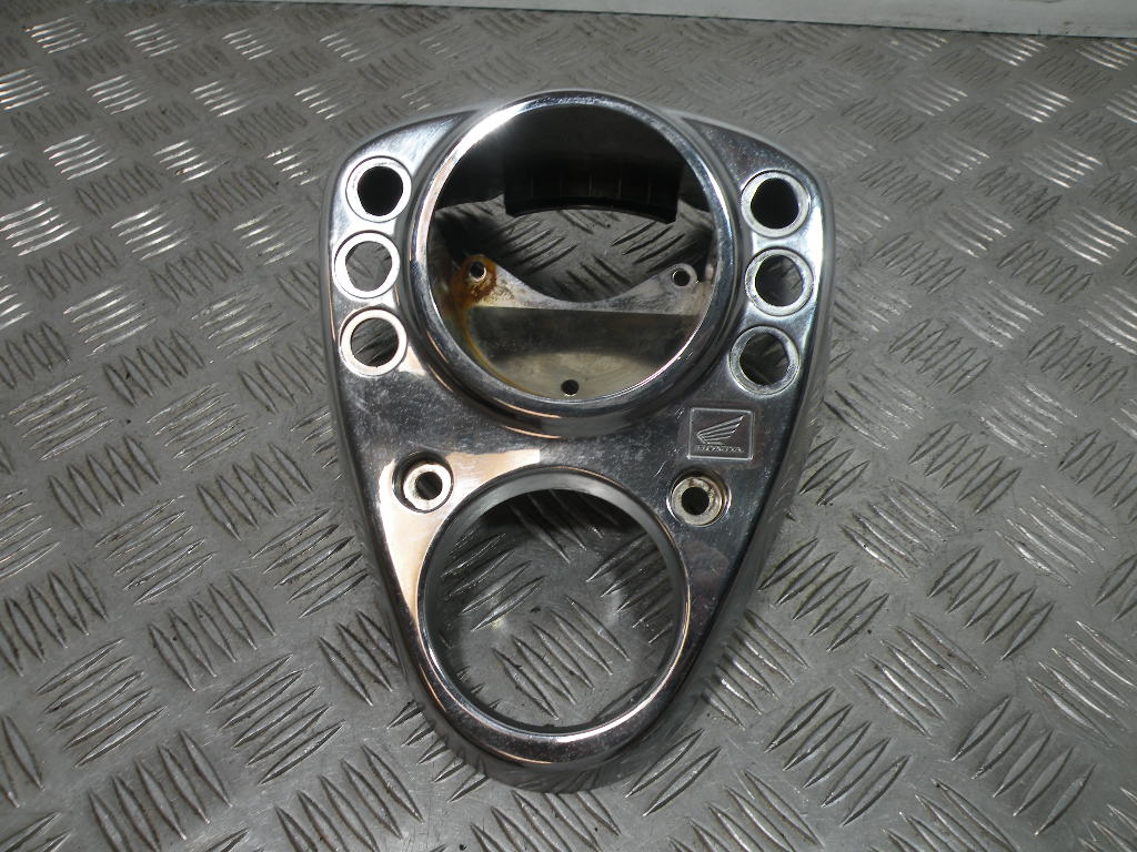 Entourage compteur HONDA 125 SHADOW 4t -2000-
