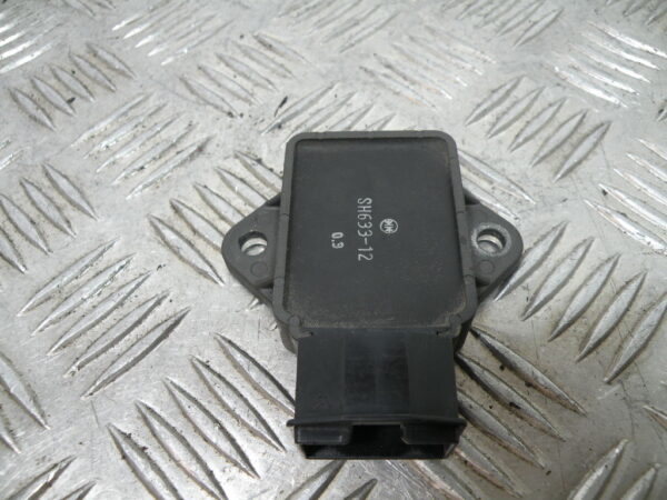Régulateur de tension HONDA 125 SHADOW 4t -2000-