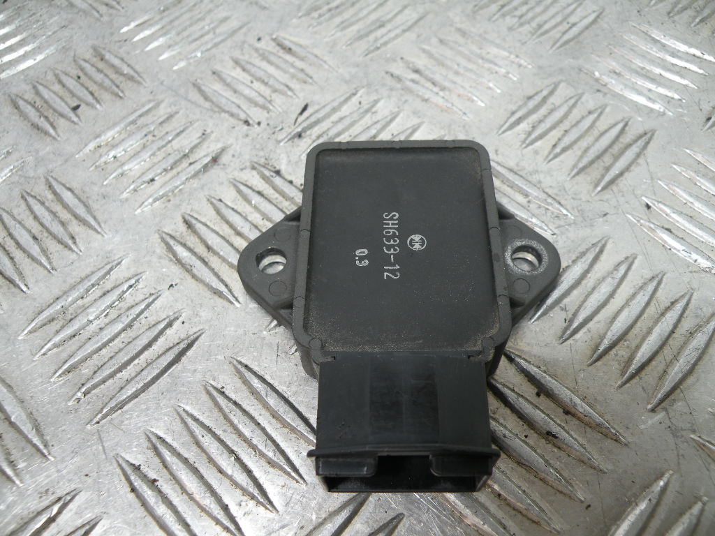 Régulateur de tension HONDA 125 SHADOW 4t -2000-