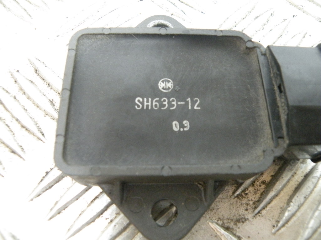 Régulateur de tension HONDA 125 SHADOW 4t -2000-
