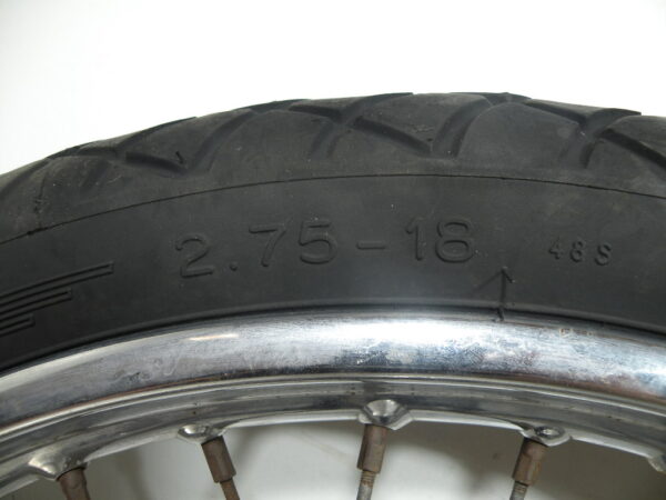 Roue avant SUZUKI 125 GN 4t -1994-