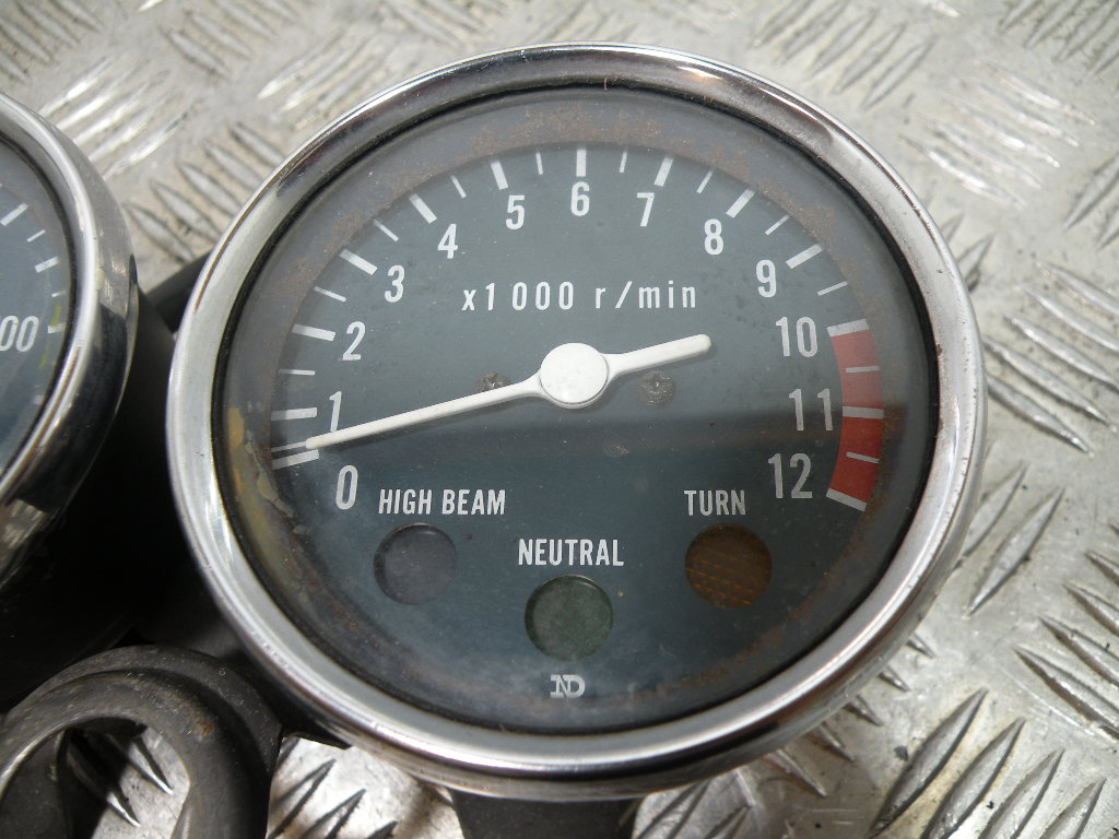 Compteur (66 325 km) SUZUKI 125 GN 4t -1995-