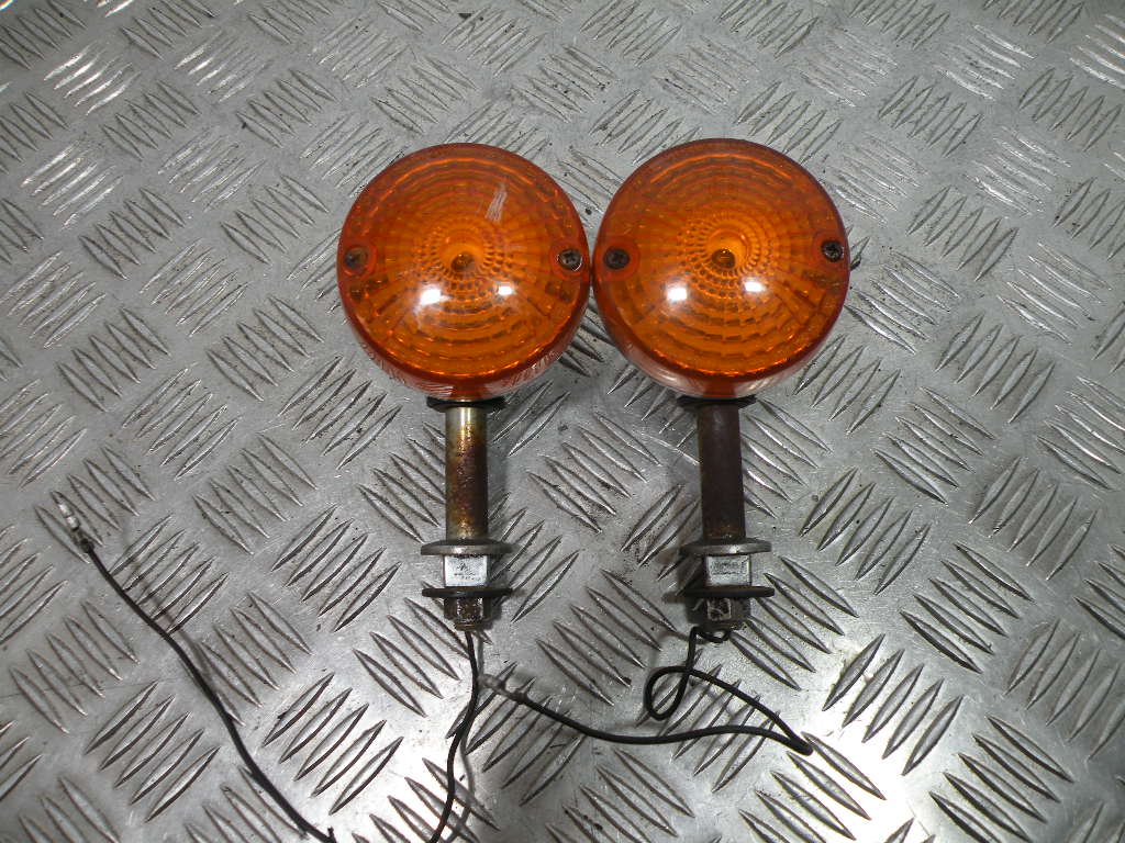 Clignotant arrière SUZUKI 125 GN 4t -1994-