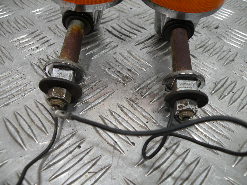 Clignotant arrière SUZUKI 125 GN 4t -1994-