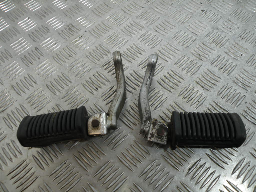 Repose pieds SUZUKI 125 GN 4t -1994-