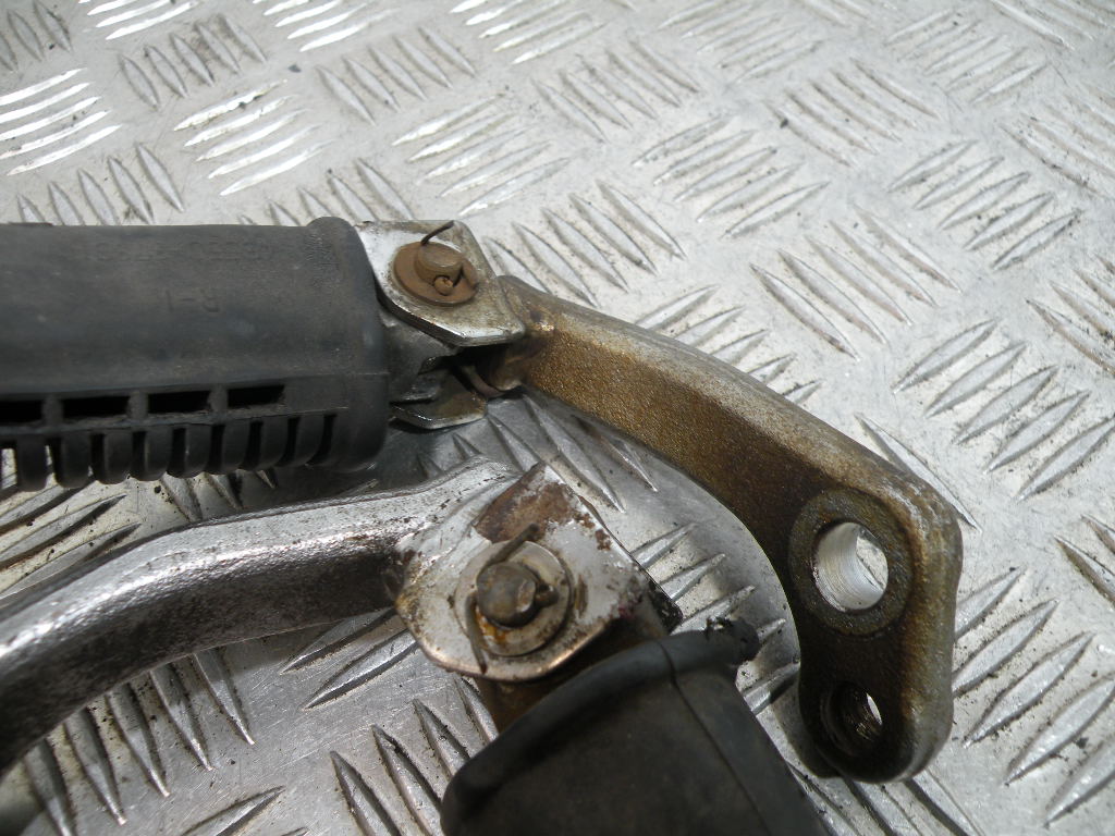 Repose pieds SUZUKI 125 GN 4t -1994-