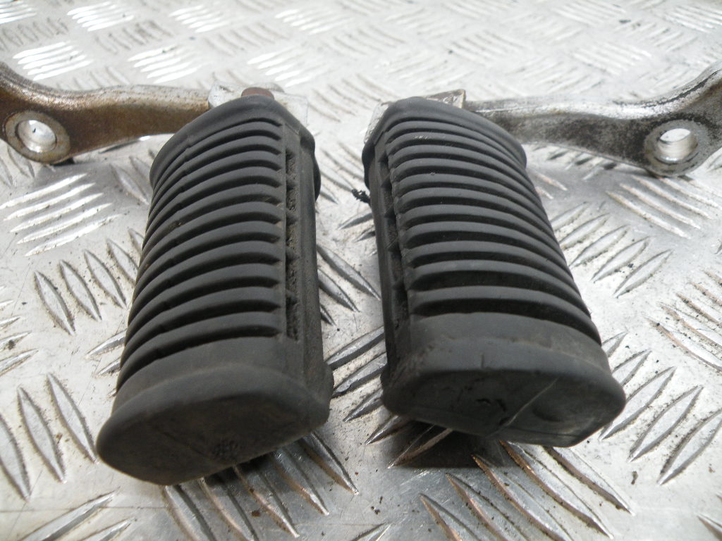 Repose pieds SUZUKI 125 GN 4t -1994-