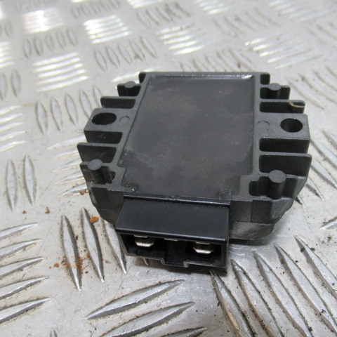 Régulateur YAMAHA 125 YBR – 2009 –