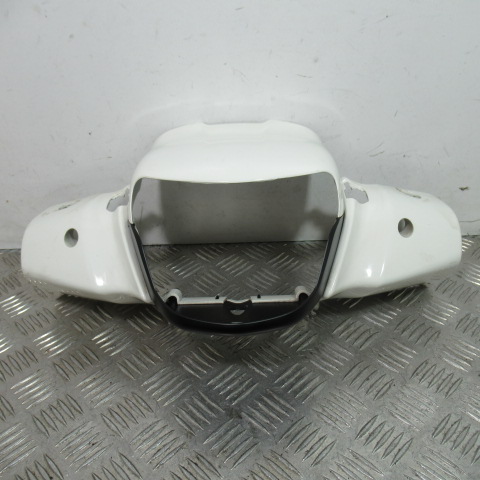 Entourage phare PIAGGIO MEDLEY 125 – 2020 –