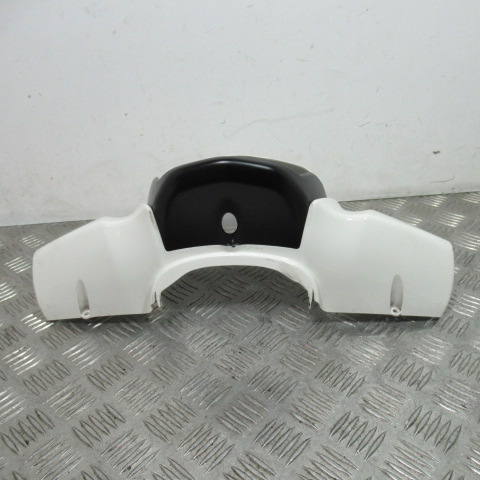 Entourage phare PIAGGIO MEDLEY 125 – 2020 –