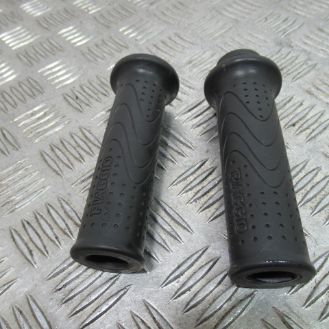 Poignées caoutchouc PIAGGIO 125 MEDLEY – 2020 –