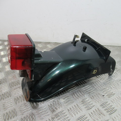 Feu et garde boue arrière YAMAHA 125 SR – 1998 –