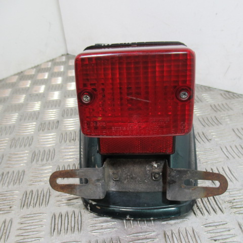 Feu et garde boue arrière YAMAHA 125 SR – 1998 –