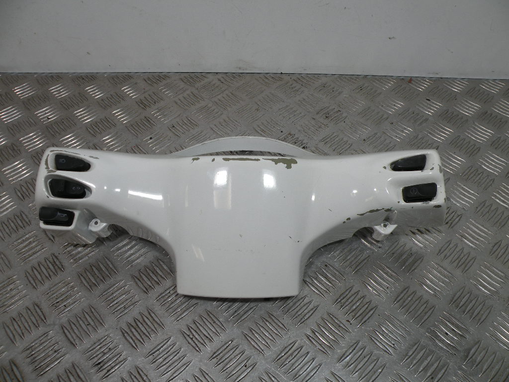 Carénage entourage guidon VESPA 50 LX 2t -2012-