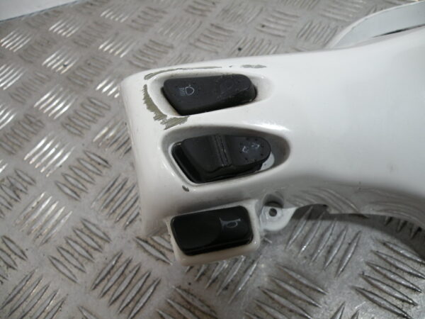 Carénage entourage guidon VESPA 50 LX 2t -2012-