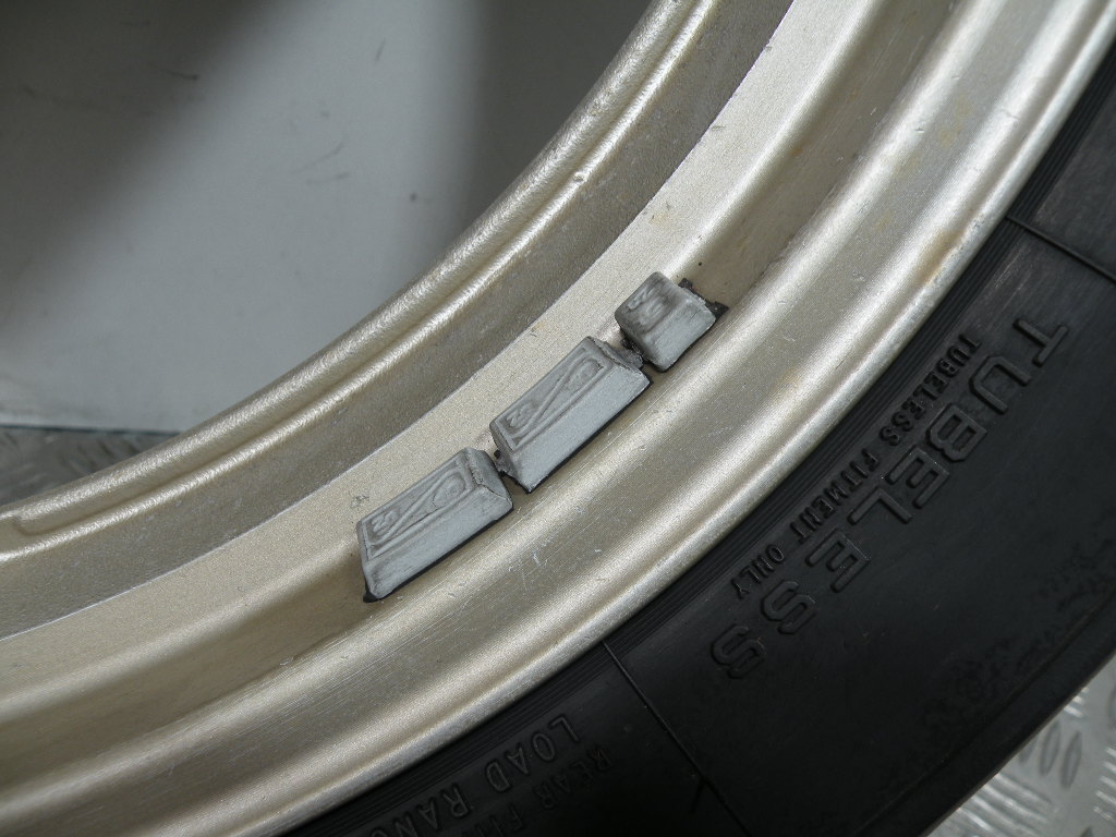 Roue arrière SUZUKI 750 GSXF 4t -1993-