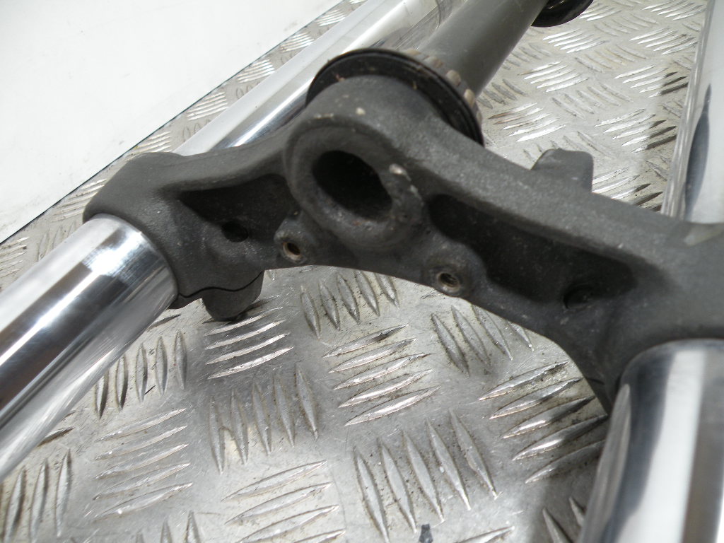 Fourche SUZUKI 750 GSXF 4t -1993-