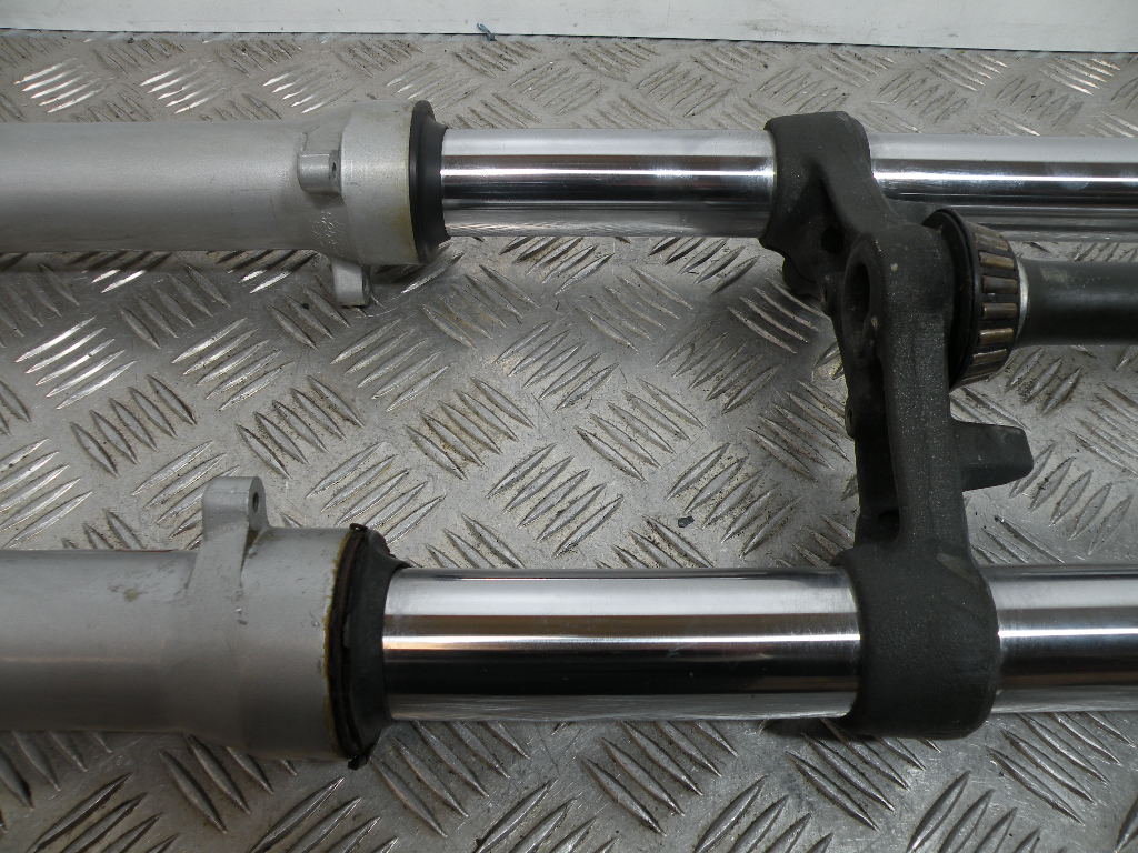 Fourche SUZUKI 750 GSXF 4t -1993-