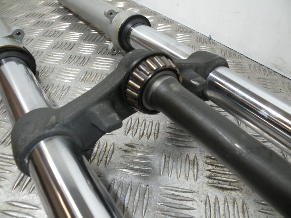 Fourche SUZUKI 750 GSXF 4t -1993-