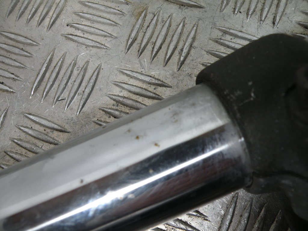 Fourche SUZUKI 750 GSXF 4t -1993-